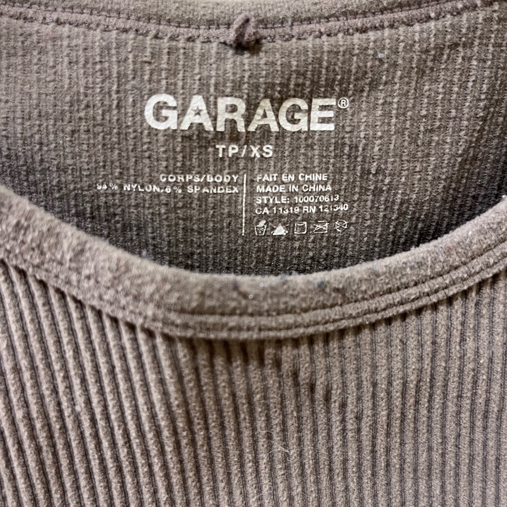 Garage Ribbed Crop Top - Picture 3 of 3